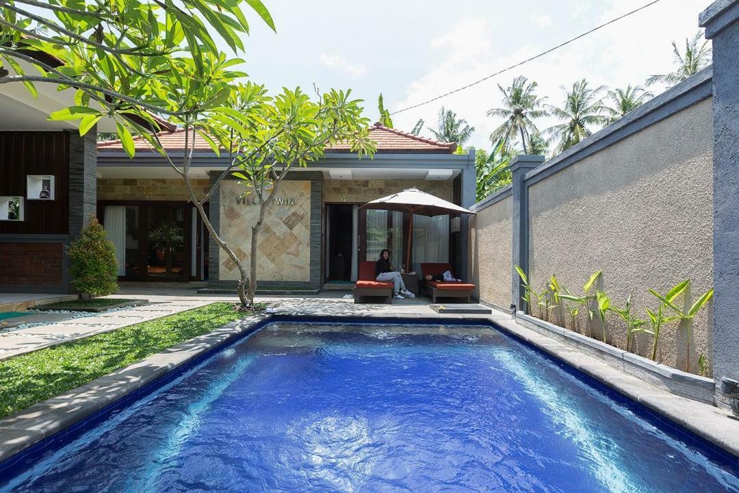 Villa Twin Lovina Екстер'єр фото